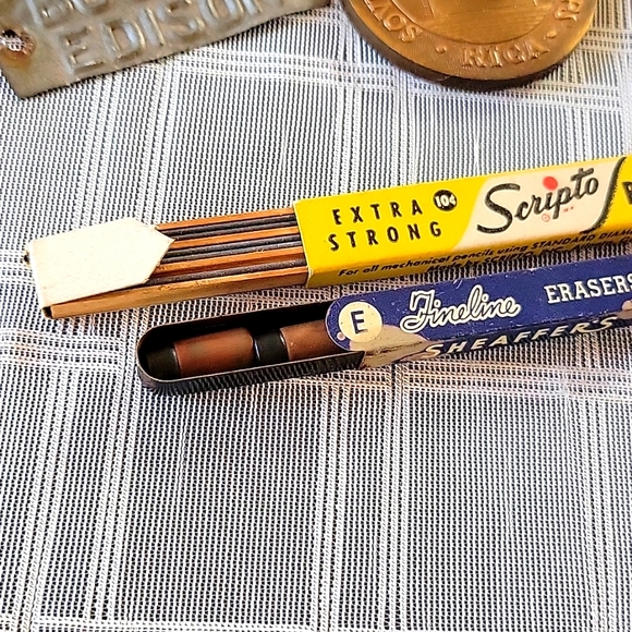 Lot of 8 Misc. Items - Picture 9 of 9